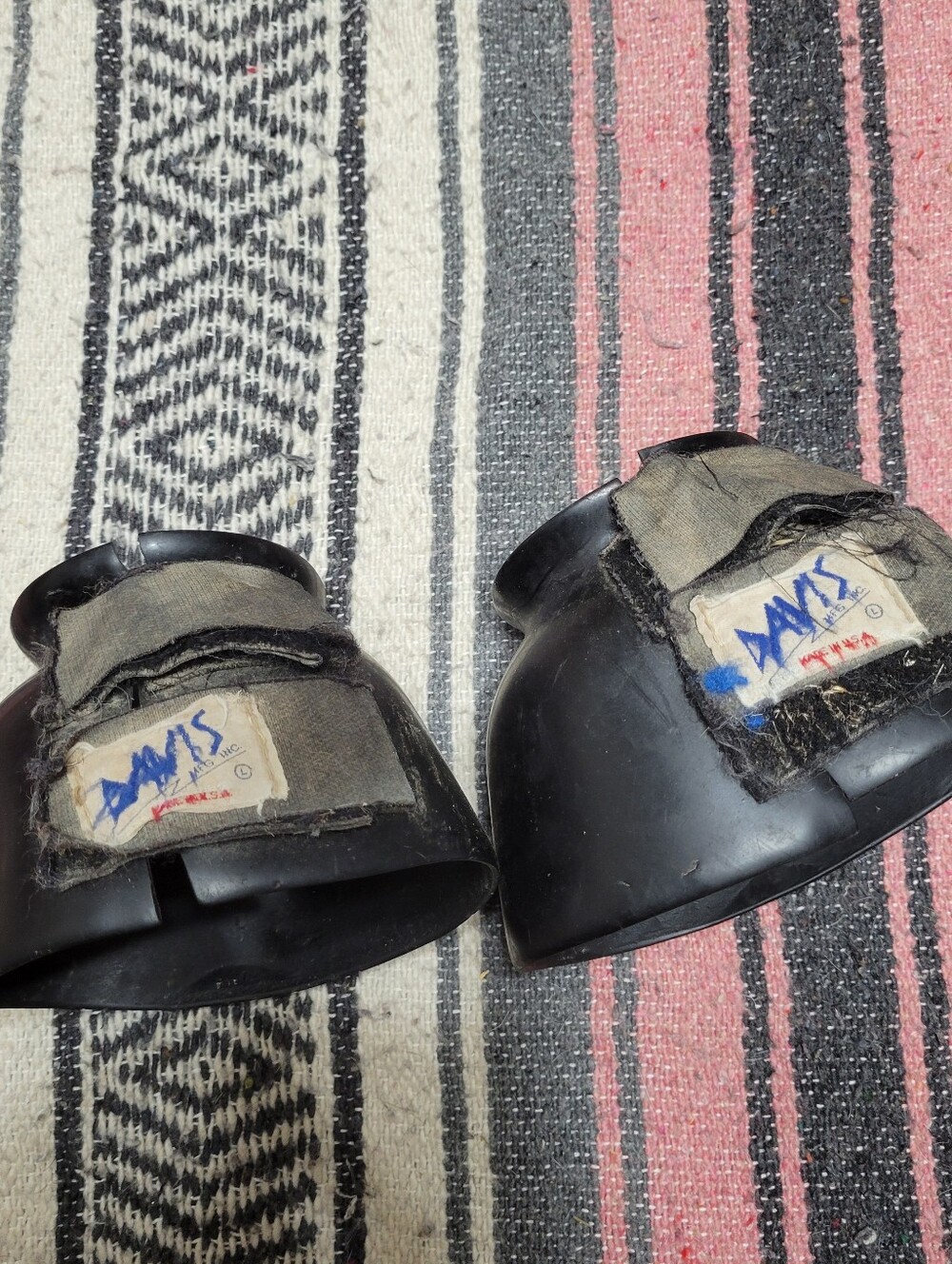 5/$15 large davis horse bell boots